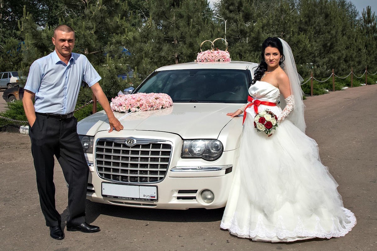 chrysler C300 перламутр — кадр 2 из 18
