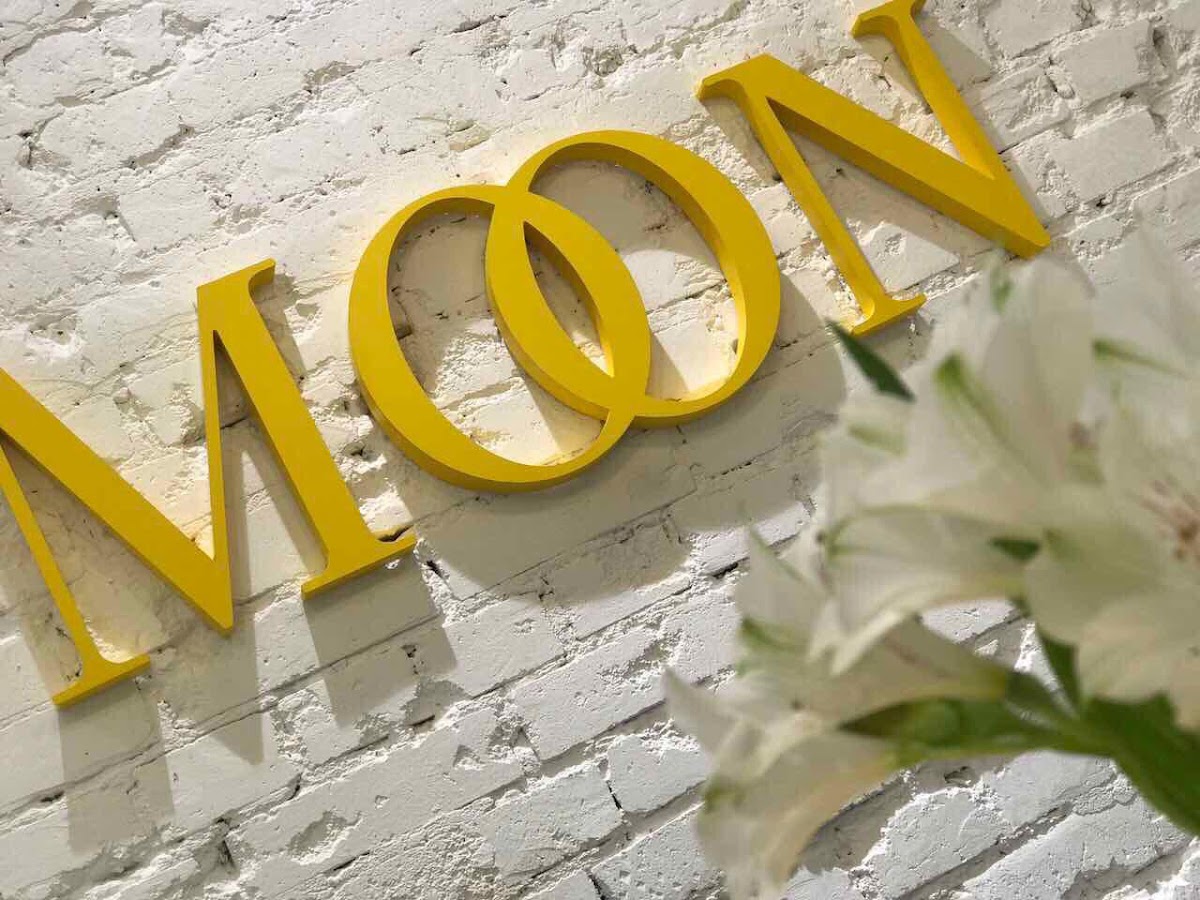 Фото салона MOON