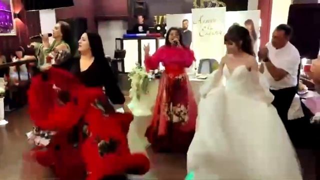 Ансамбль «Цыганская дорога» — кадр 3 из 20