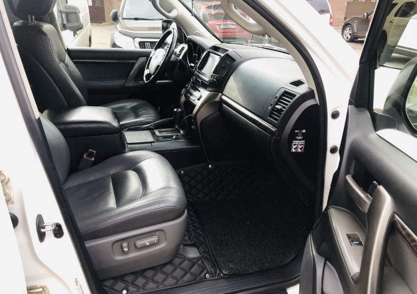 Toyota Land Cruiser 200