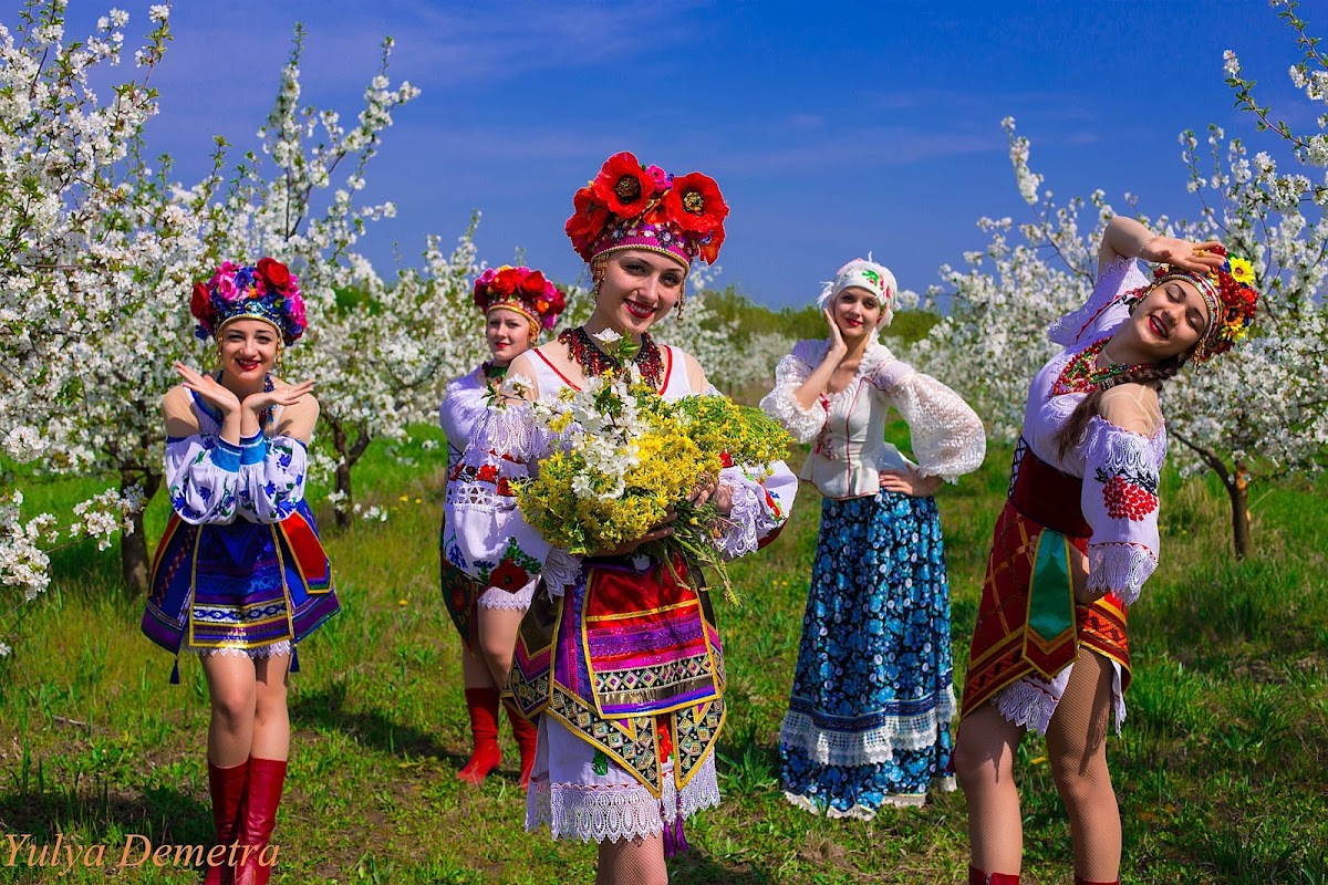 Ой, у вишнэвом, у саду…