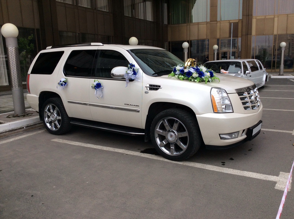 Cadillac Escalade Platinum — кадр 2 из 11