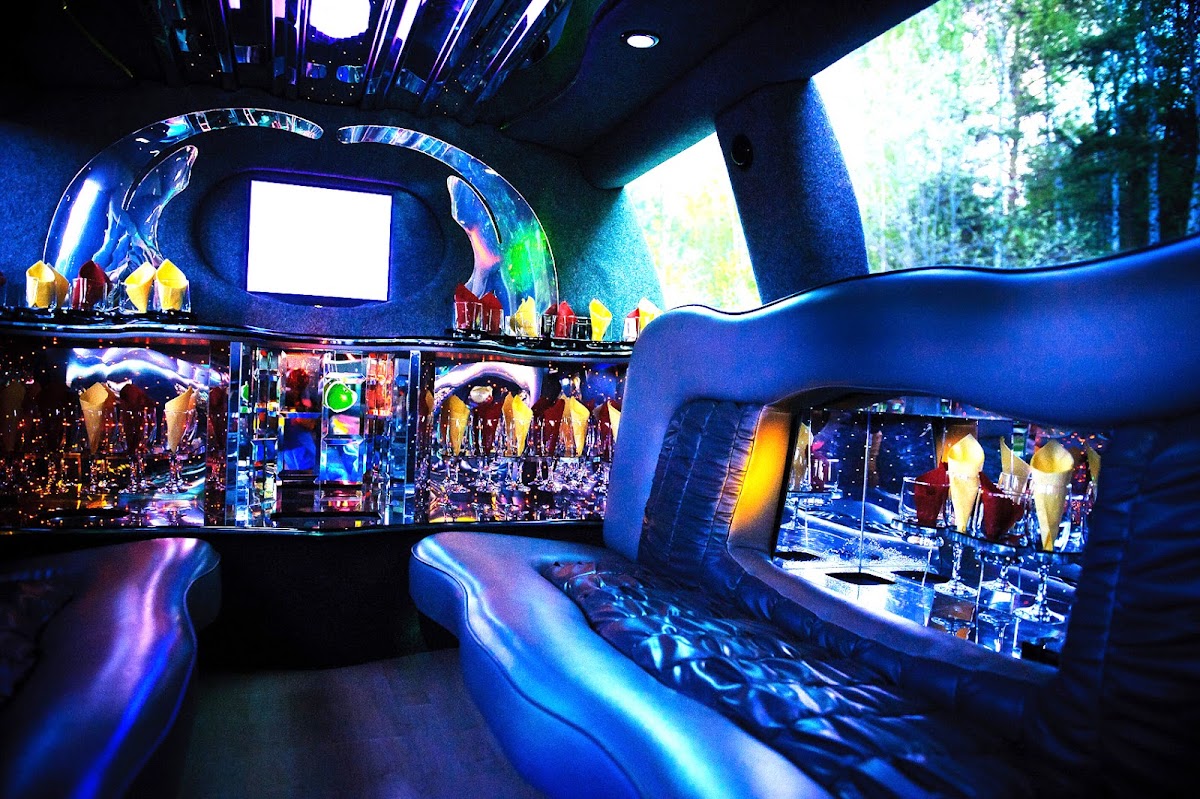 Ford Excursion Luxe — кадр 5 из 9