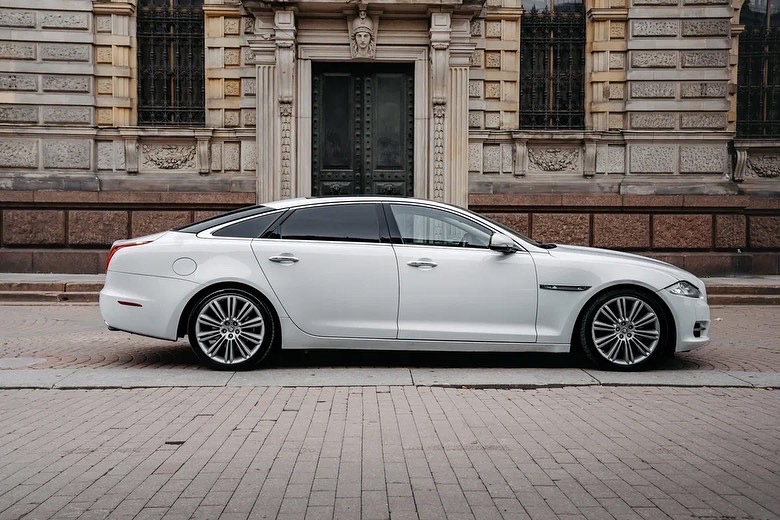 Jaguar XJ Long Luxury — кадр 3 из 39
