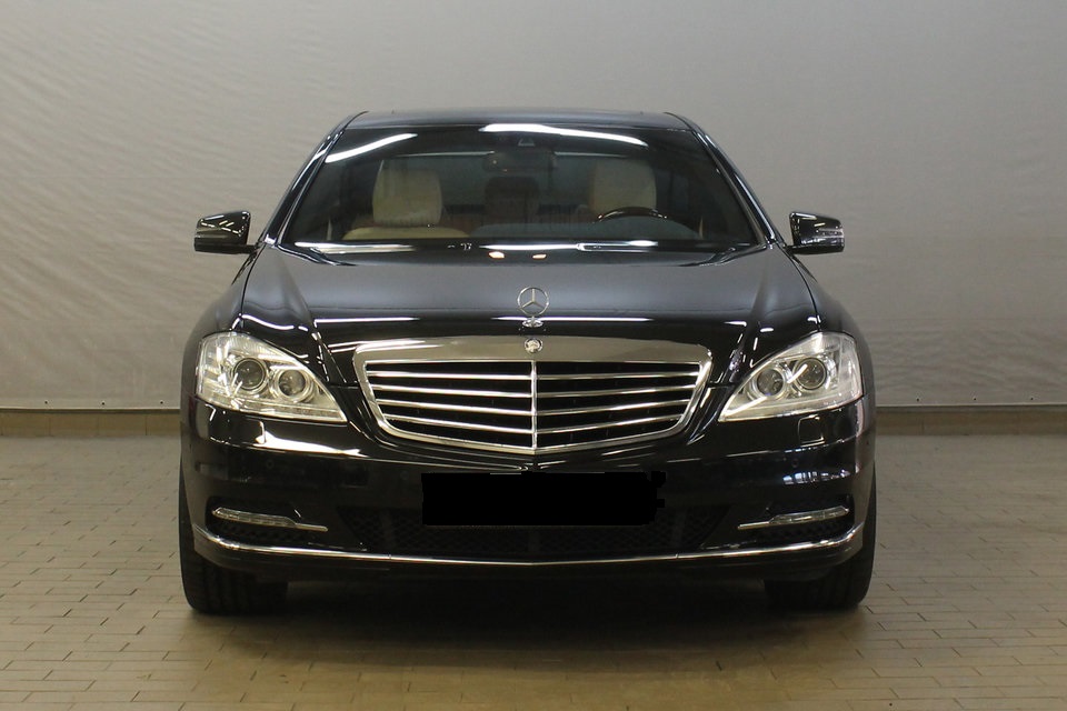 Mercedes S-221