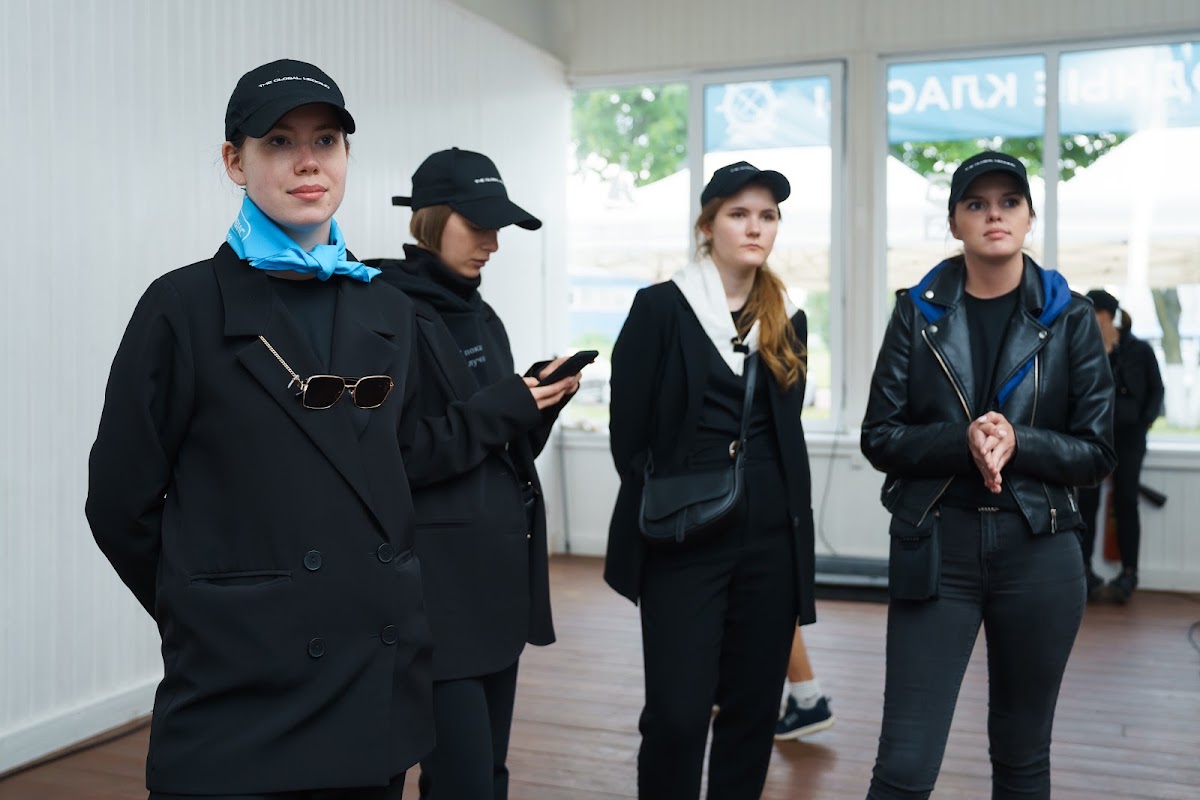 The Global Wedding — кадр 3 из 123