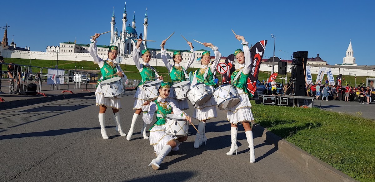 Шоу-Татарских барабанщиц.