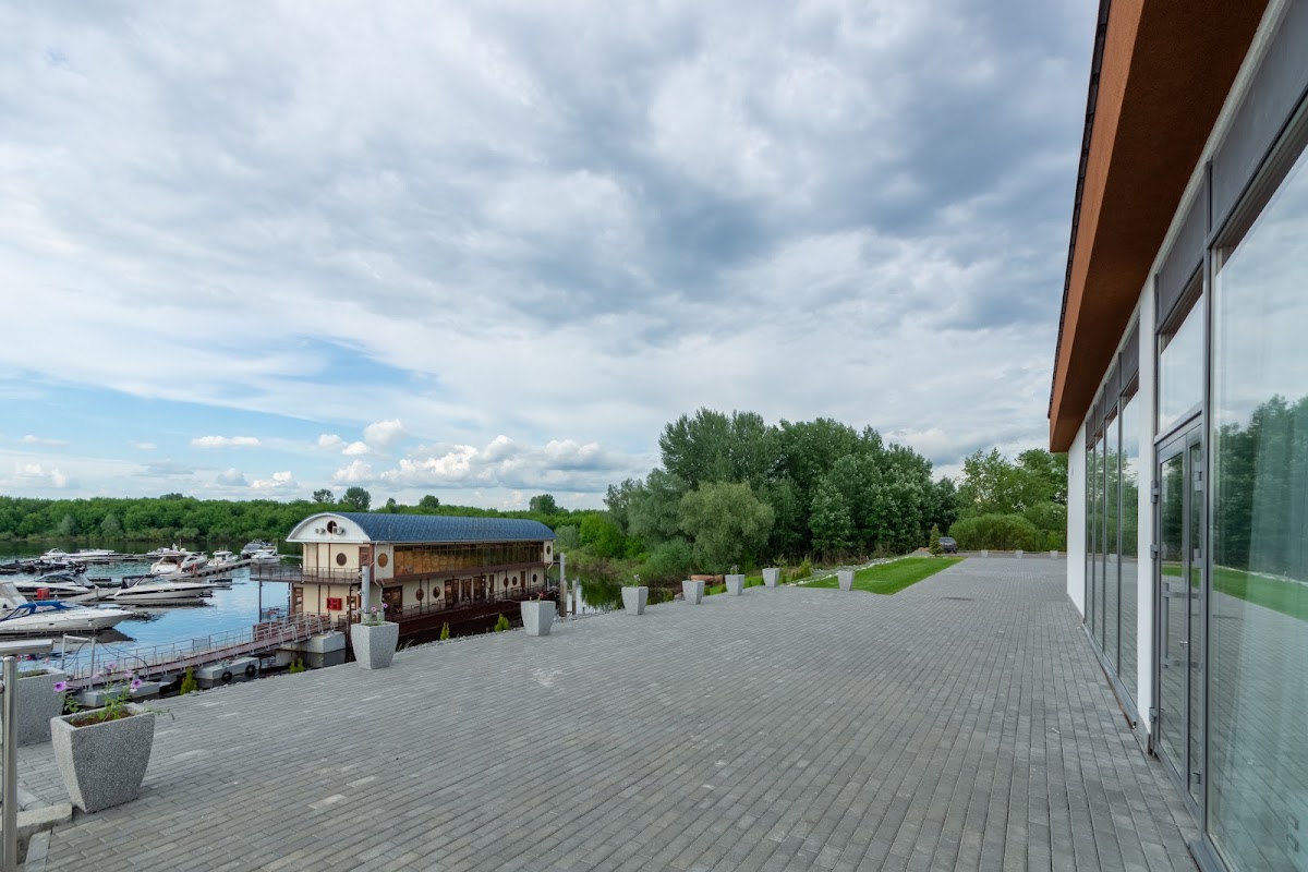 Фотогалерея территории яхт-клуба