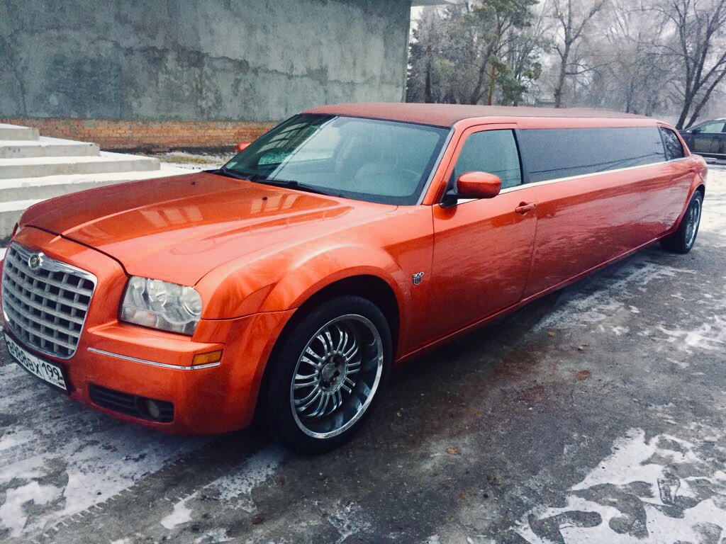 Крайслер 300с Red