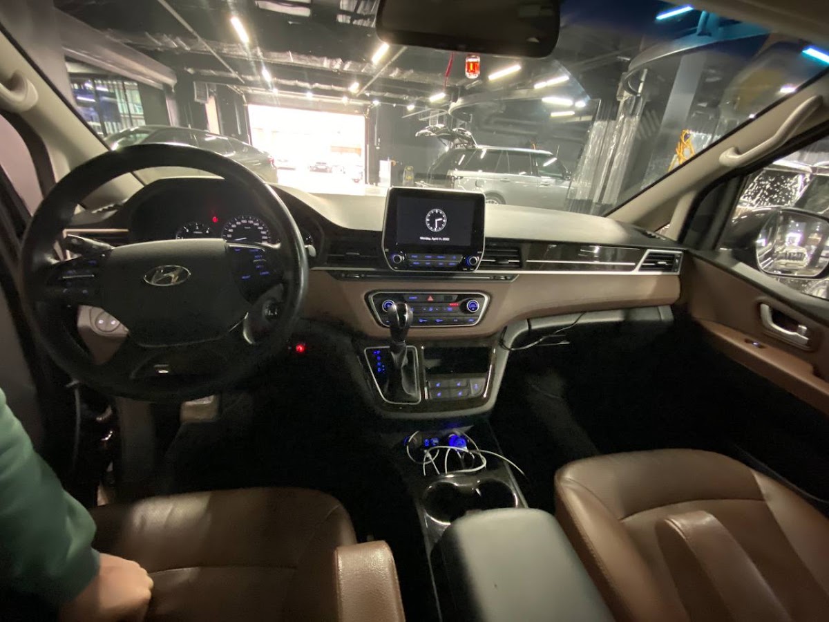 Минивен HYUNDAI STAREX