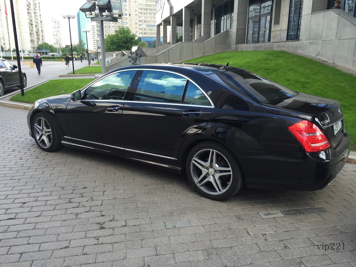 Mercedes-Benz W221 S500