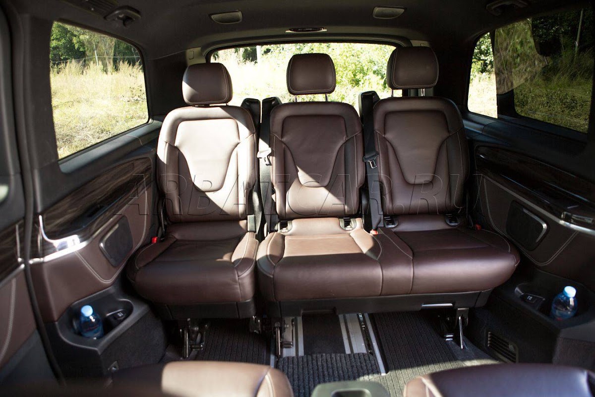 Mercedes V-class черный с коричневым салоном — кадр 4 из 9