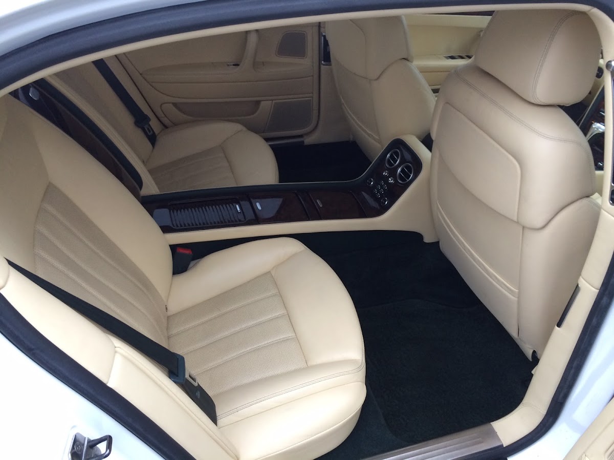 Bentley Continental Flying — кадр 2 из 2
