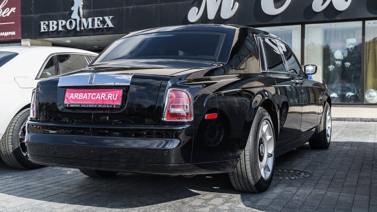 Rolls-Royce Phantom длинная база, черный — кадр 4 из 11