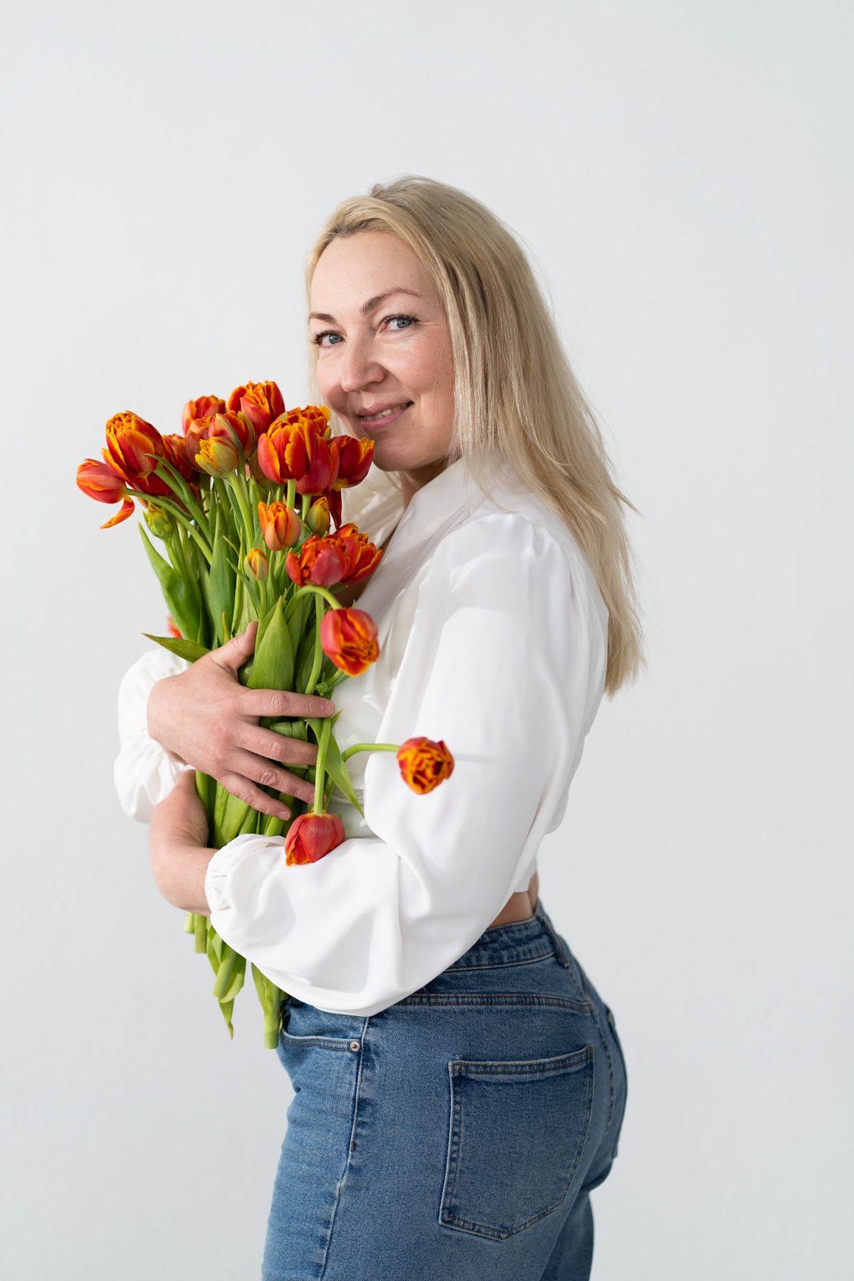 Алсу портрет
