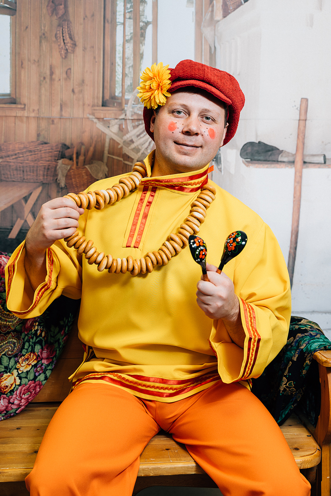 Праздник в офисе, в русском стиле.