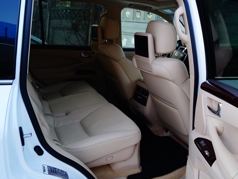 Lexus LX570