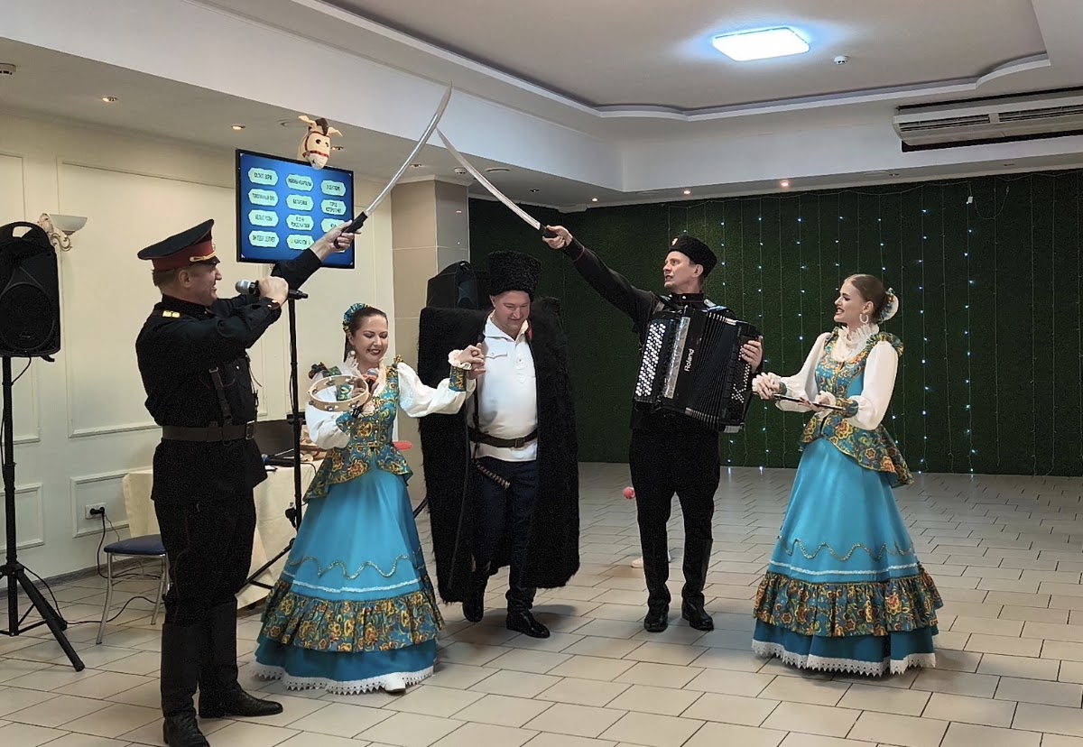 С КАЗАЧЬИМ ДУХОМ