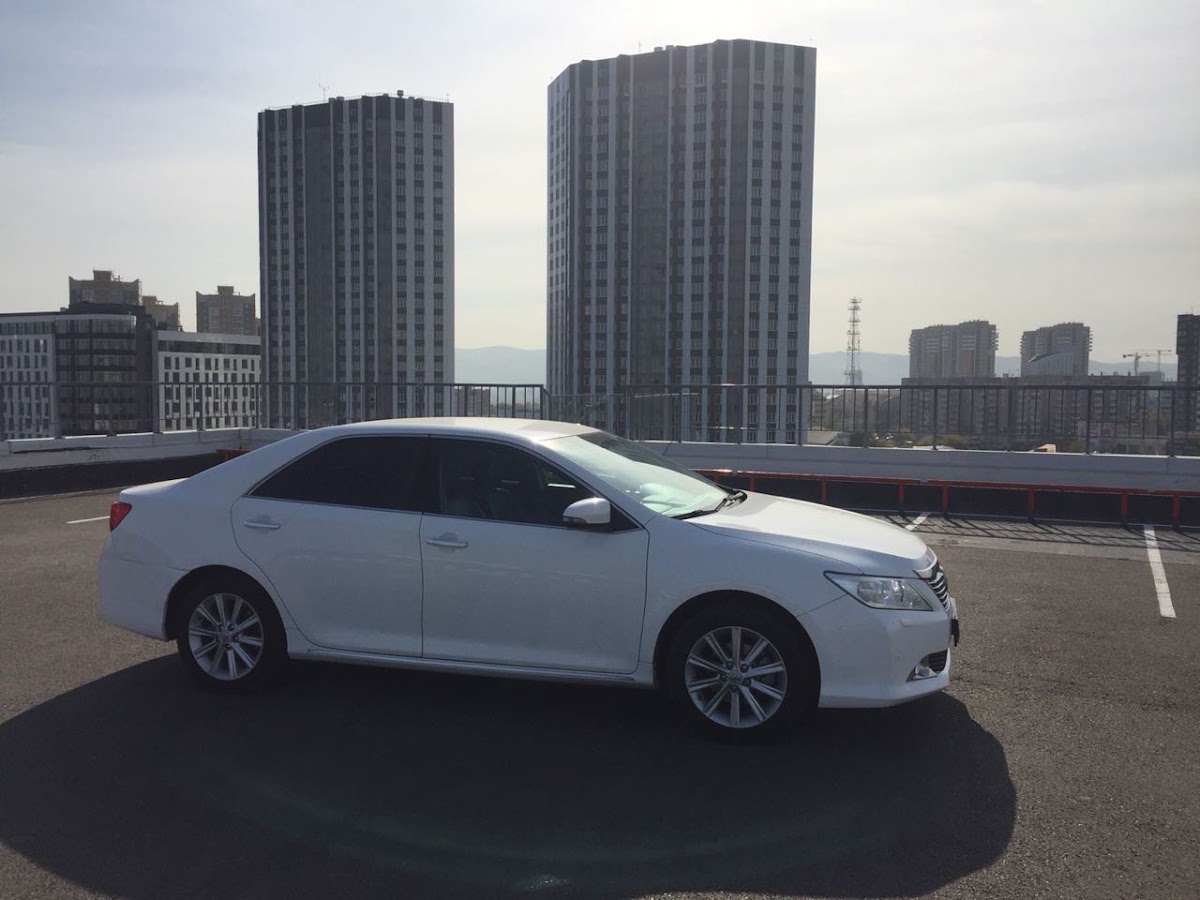 Toyota Camry — кадр 2 из 2