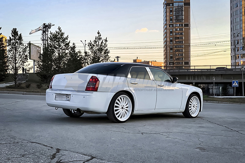 Chrysler 300C в стиле ROLLS-ROYCE