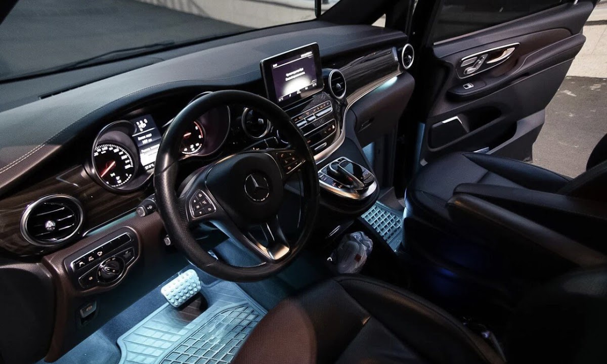 Mercedes V-класс — кадр 4 из 5