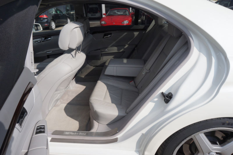 Mercedes S-221