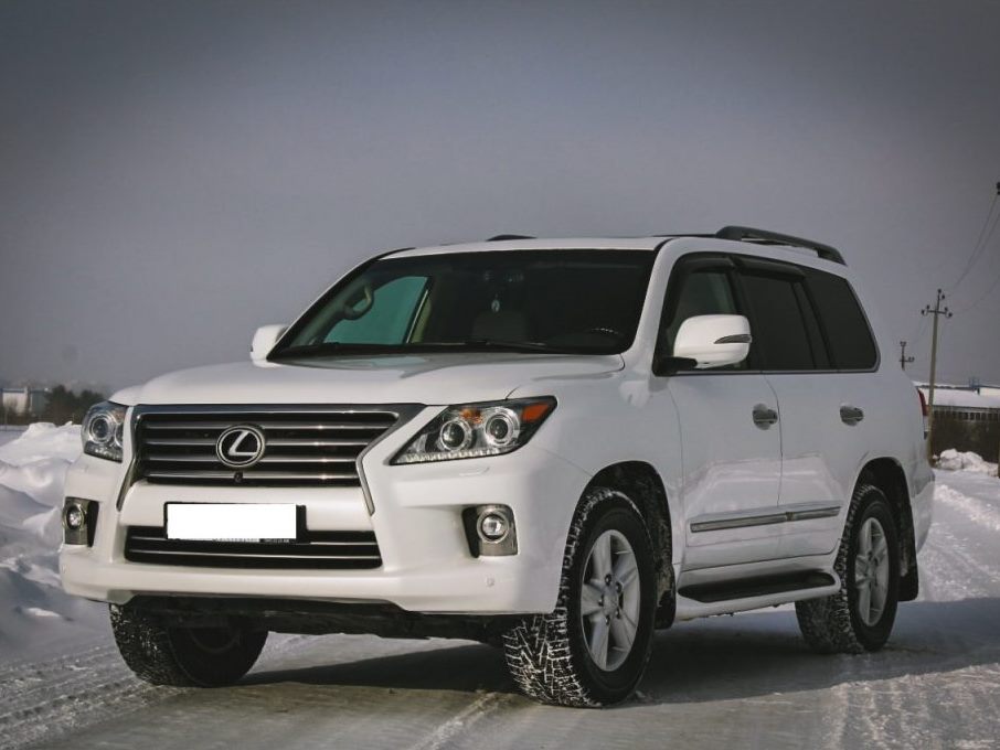 Lexus LX 570 — кадр 2 из 4