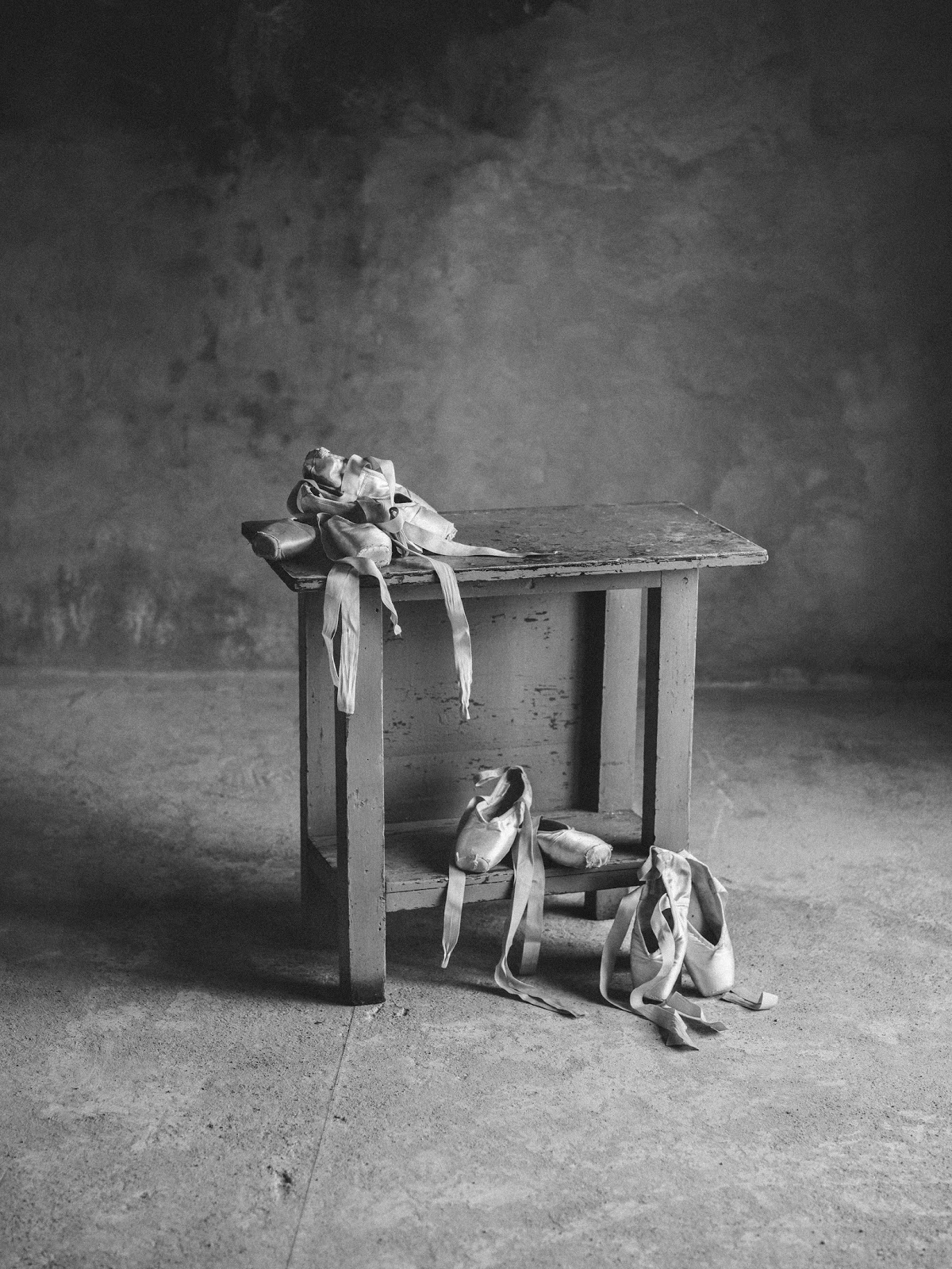 Grey room