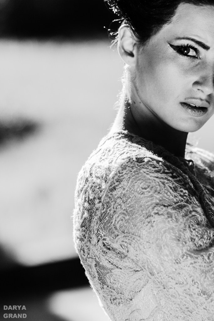 B/W