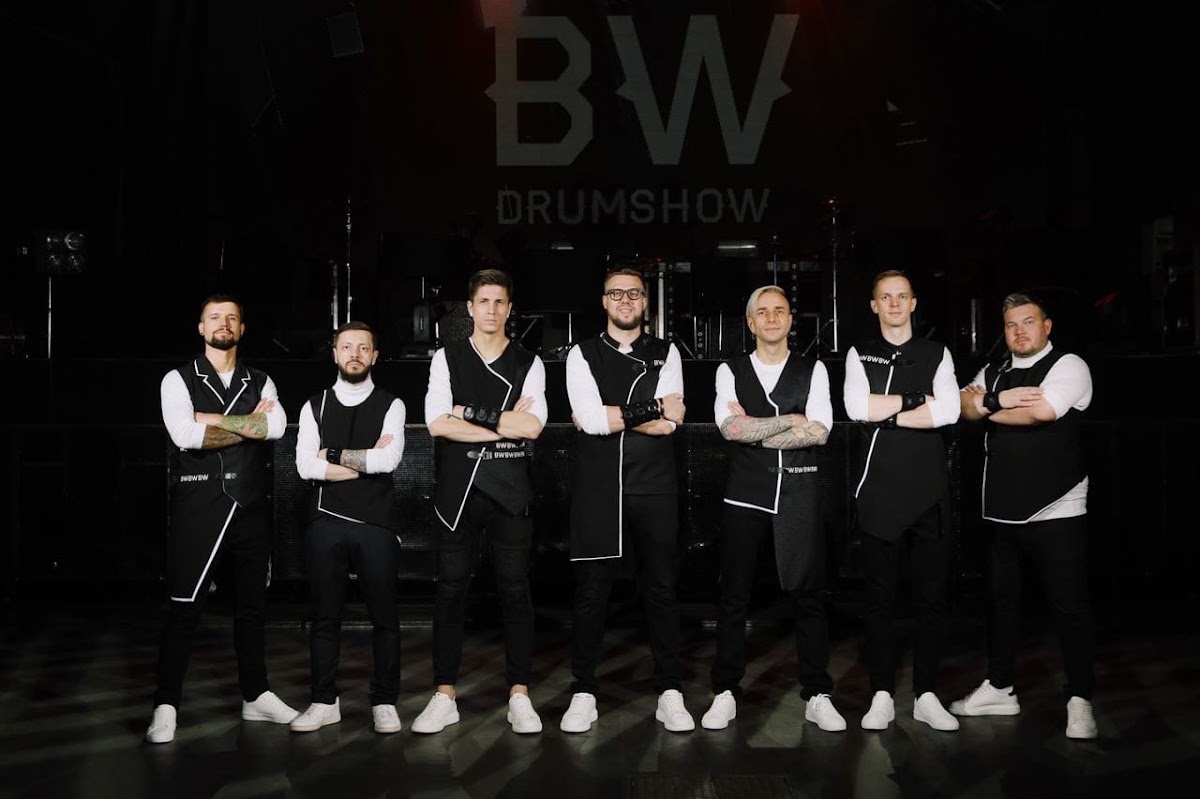 BW Drum Show — кадр 4 из 20