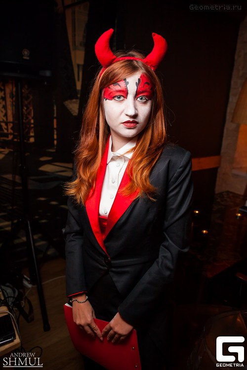 Helloween кафе Nora