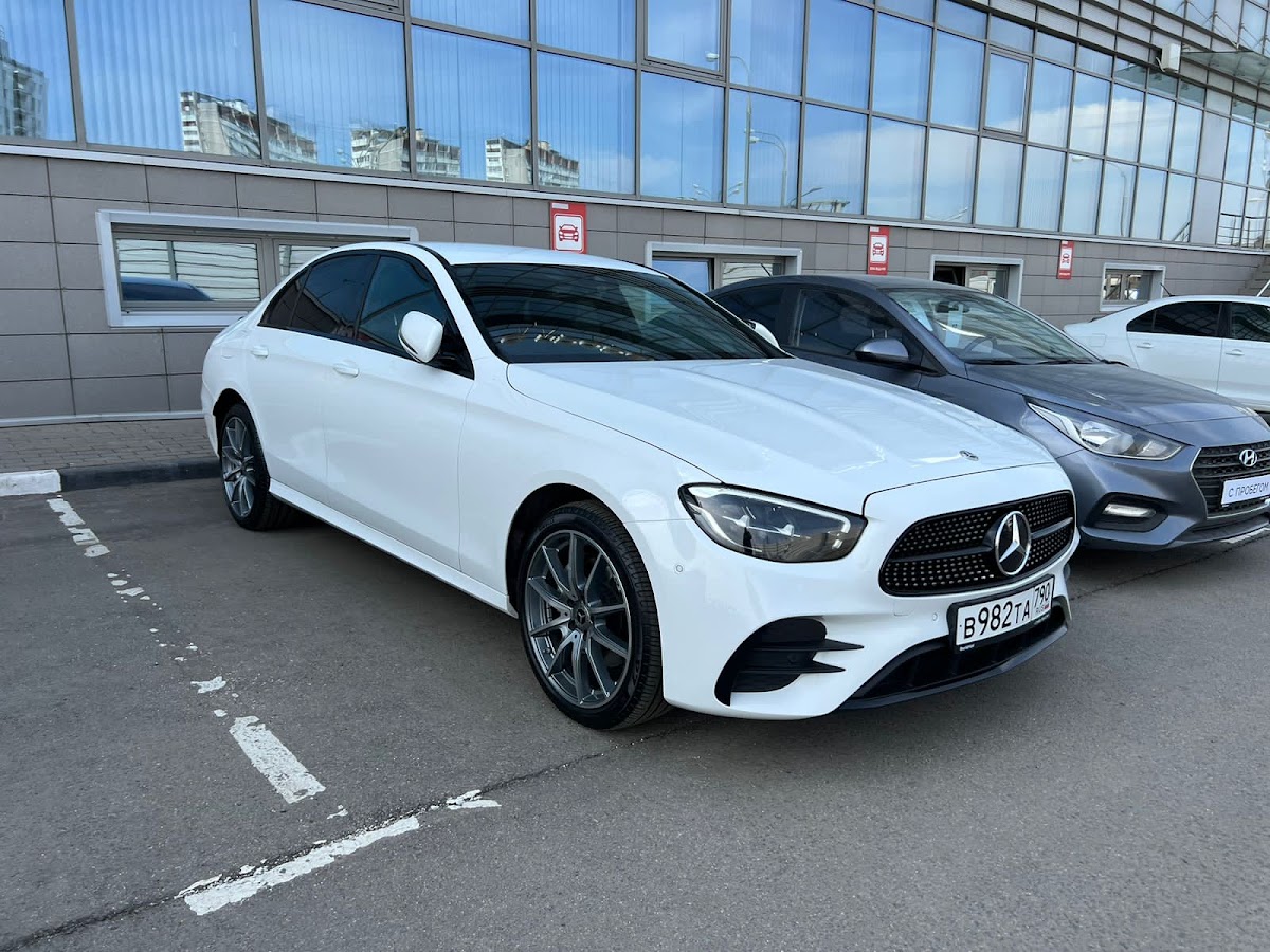 Mercedes-Benz E220D 4matic AMG