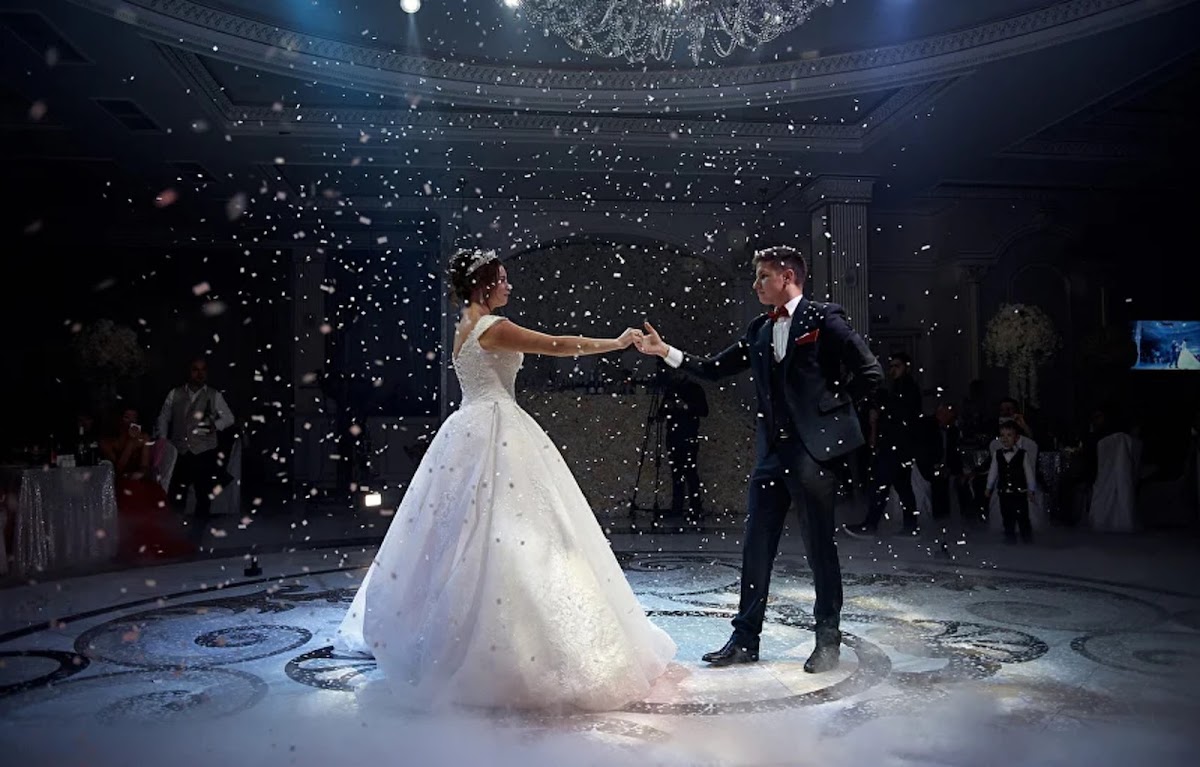 White hall — кадр 2 из 135