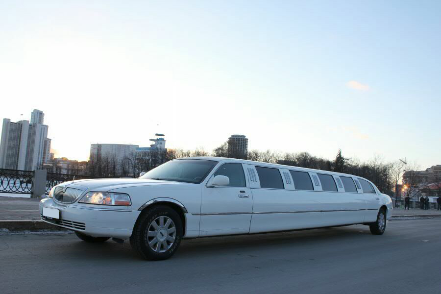 Lincoln Town Car 14