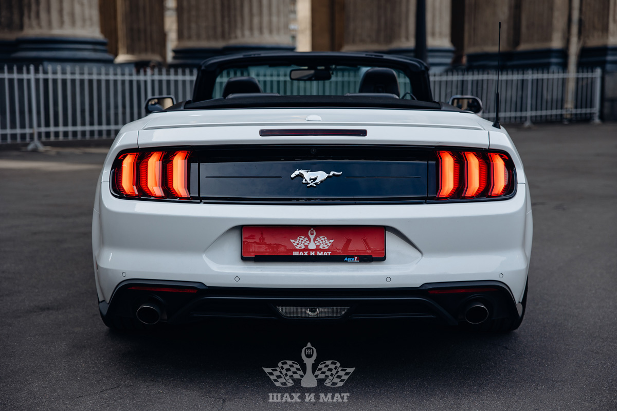 Ford Mustang 2022 кабриолет