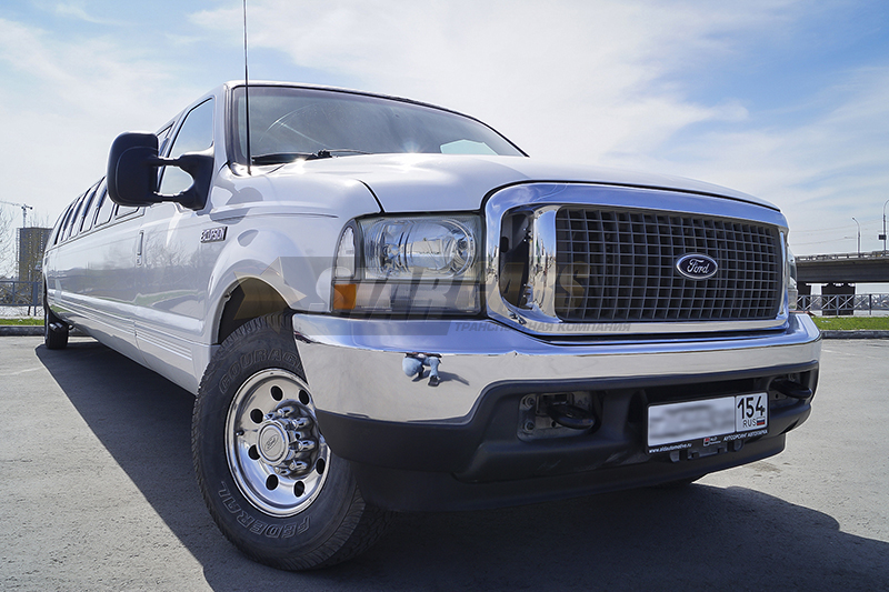 Ford Excursion XLT (28 мест)