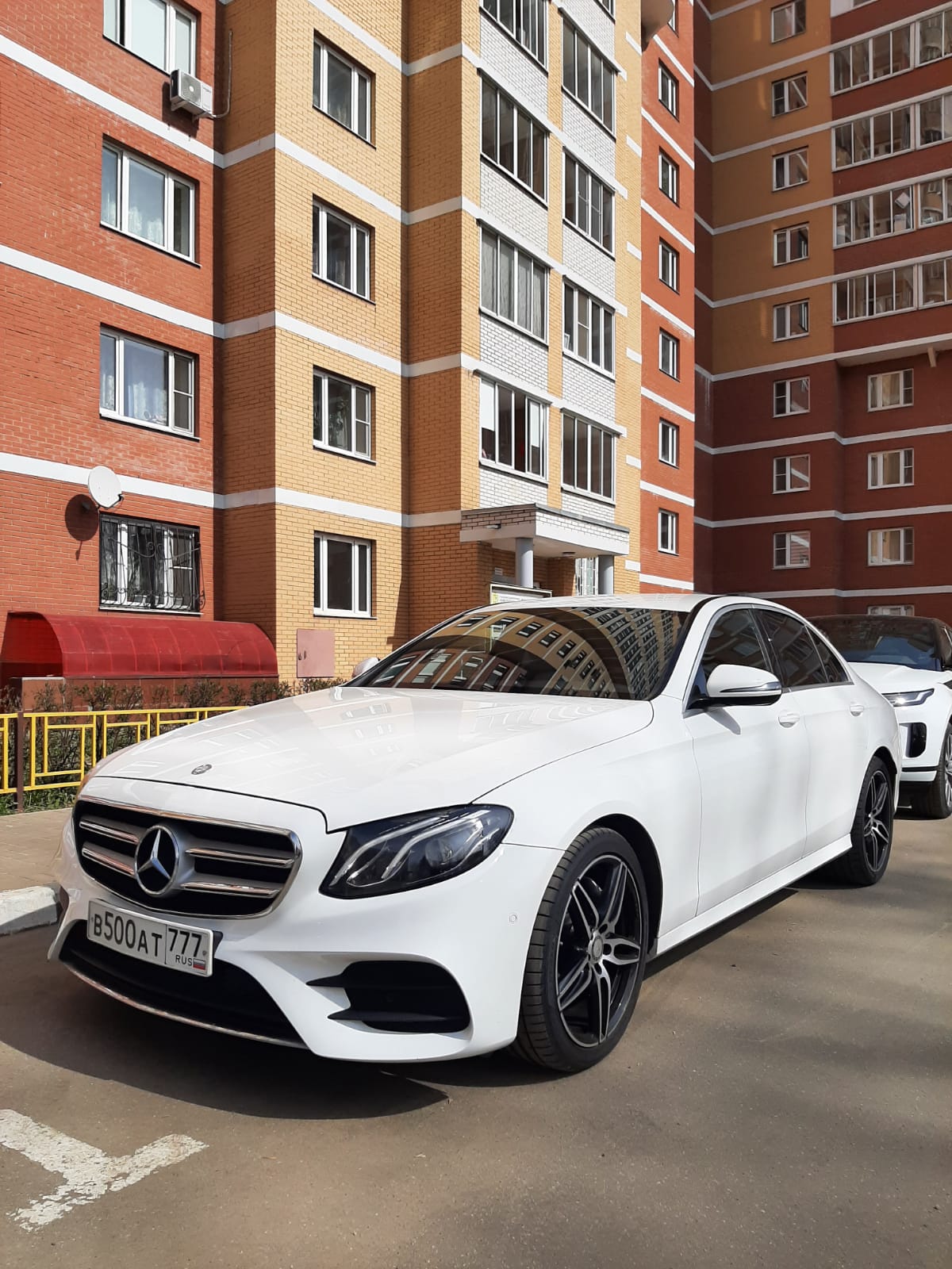 Мерседес Е200 АМГ гос.N 500