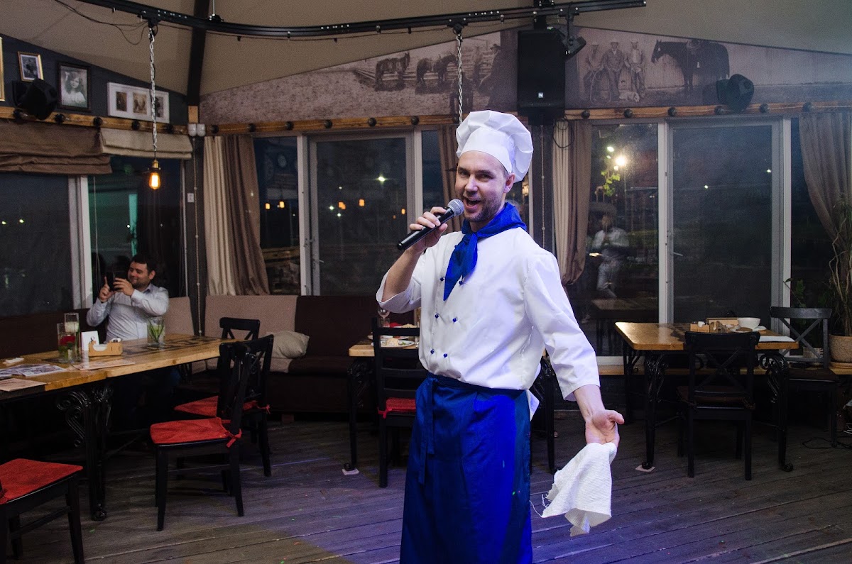 Поющий повар