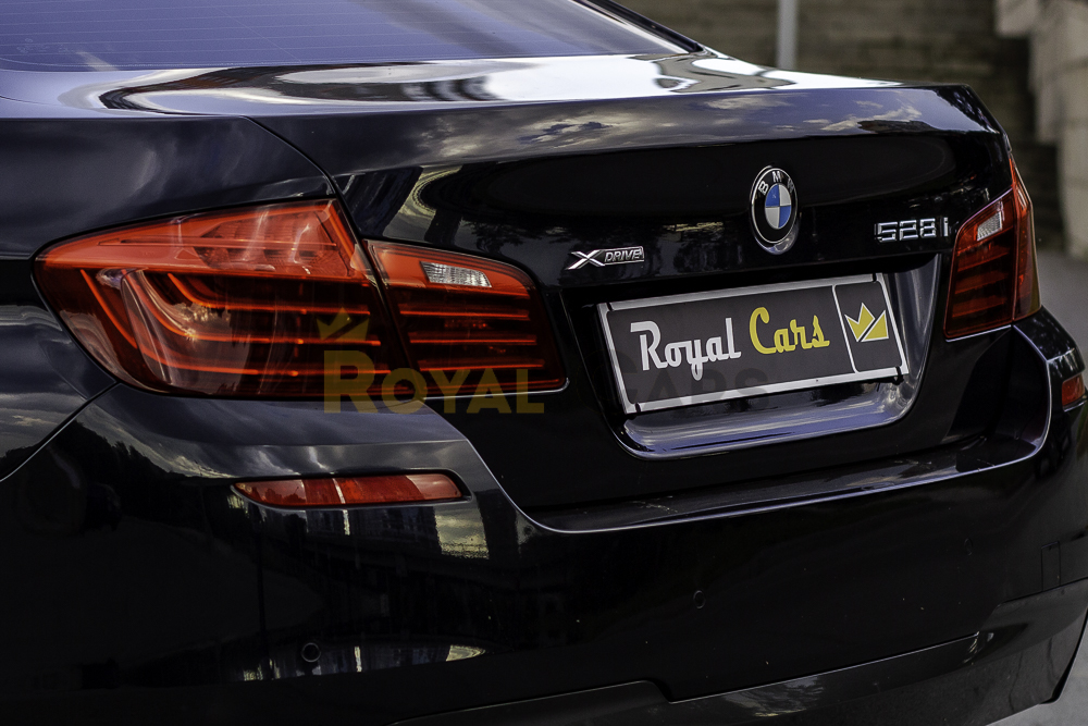 BMW 5 Series 528i M3