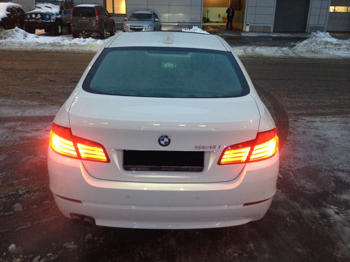 BMW 530 (F10) белый с бежевым салоном