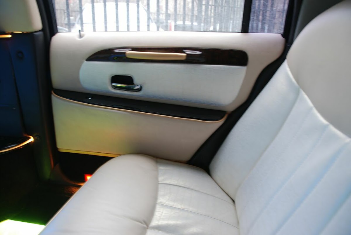 Lincoln Town Car Bentley Style — кадр 5 из 5