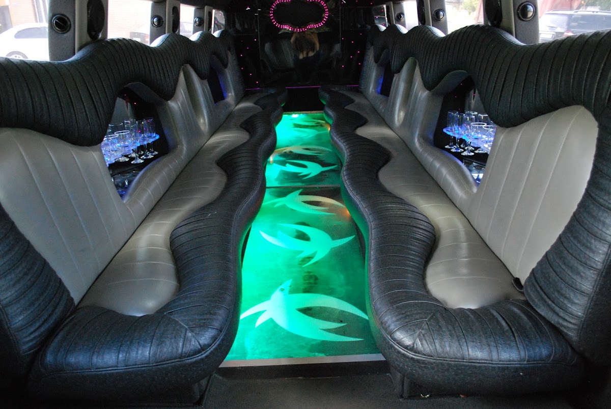 Лимузин HUMMER H2 — кадр 4 из 5