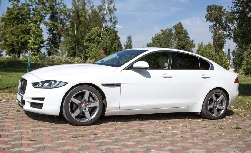 Jaguar XE