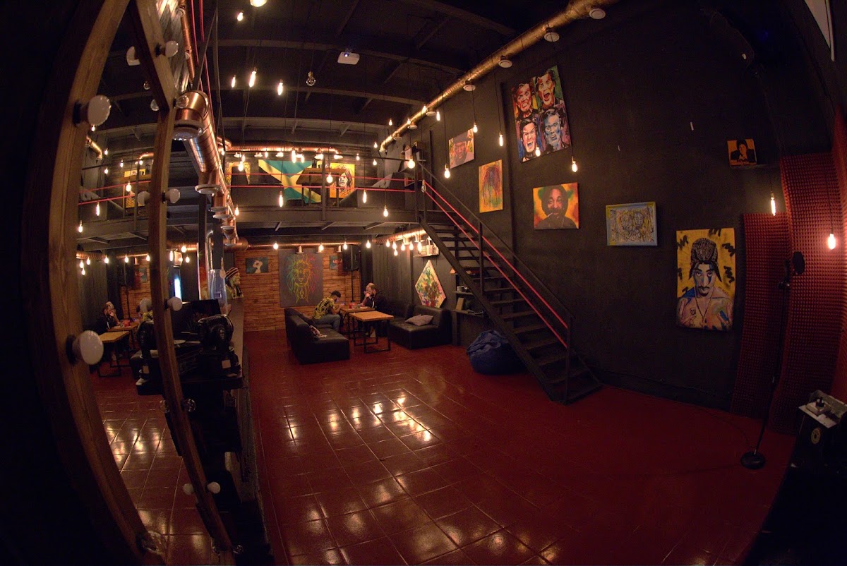 ART HOUSE