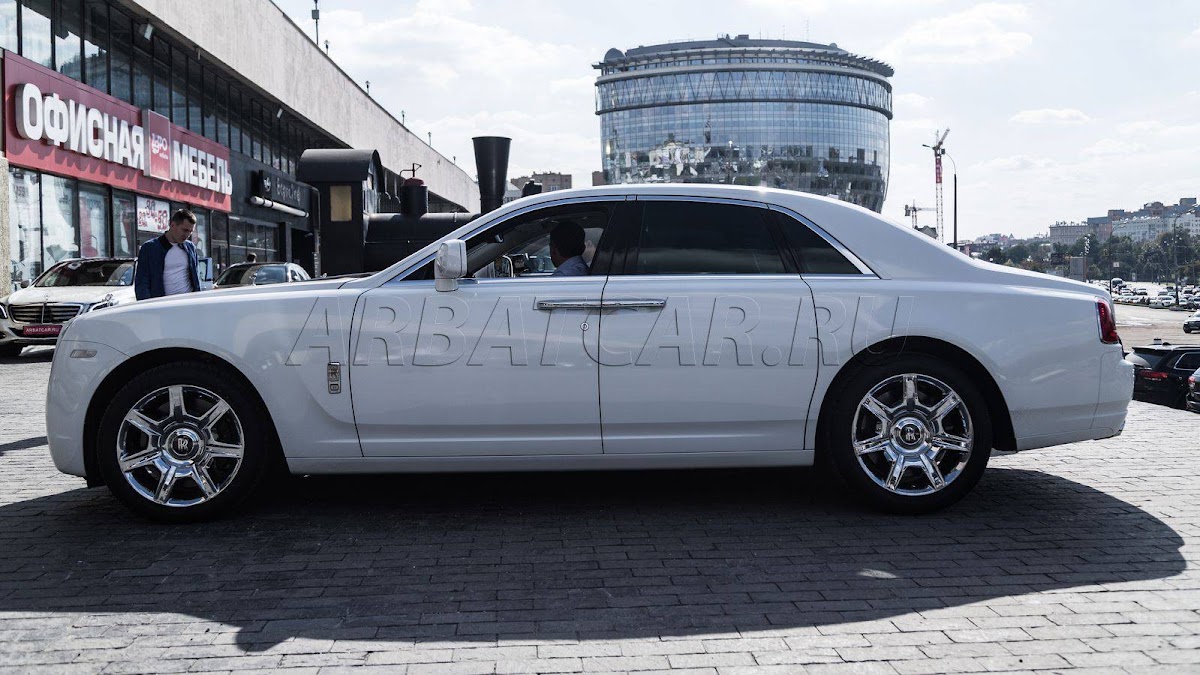 Rolls-Royce Ghost — кадр 3 из 12