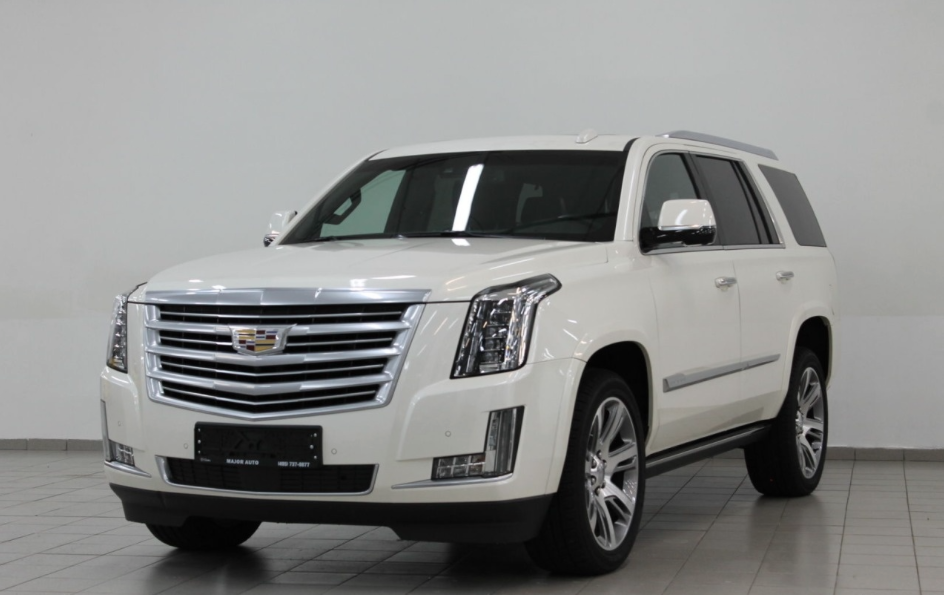 Cadillac Escalade (IV) белый на светлом салоне — кадр 4 из 7