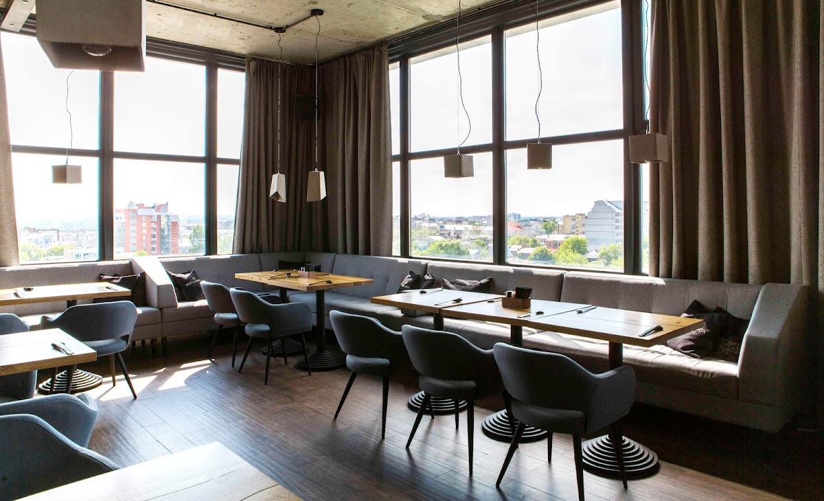 Зал Sky Bar