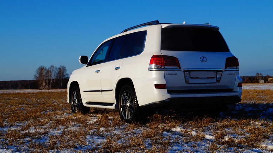 Lexus LX570 — кадр 2 из 5