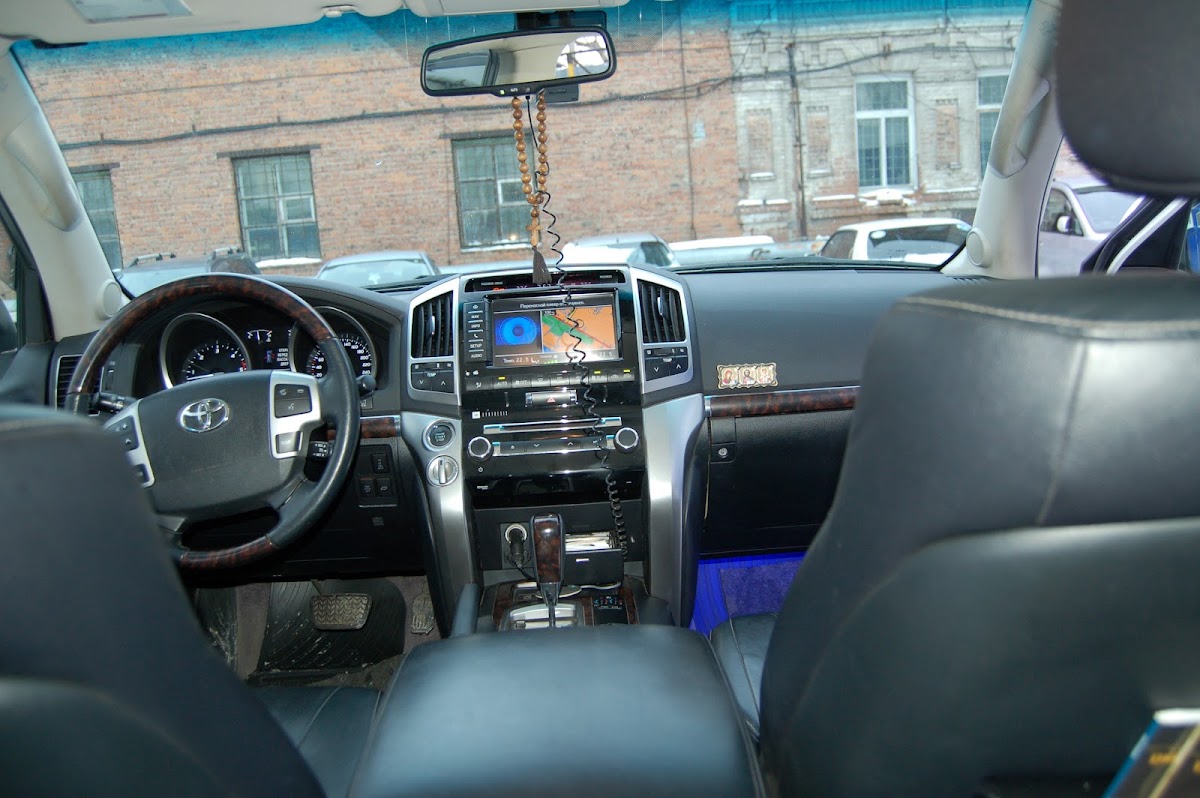 Toyota Land Cruiser 200