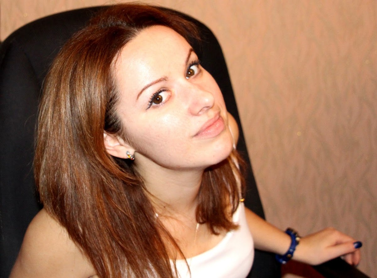 Оля Белова